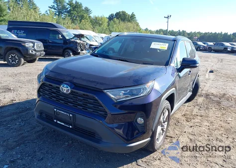 2020 Toyota Rav4 Hybrid Xle z USA, uszkodzony, nr VIN 2T3RWRFV8LW062484